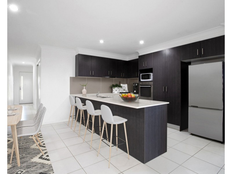 1 Dickson Court, Rural View QLD 4740