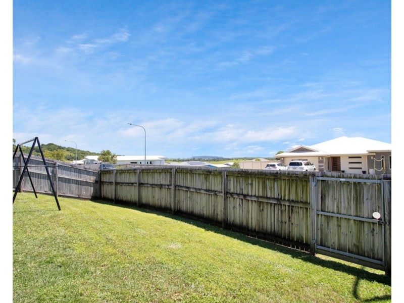 1 Dickson Court, Rural View QLD 4740