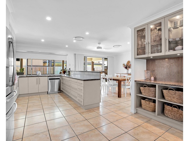 11 Bonsai Court, Glenella QLD 4740