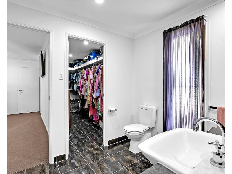 11 Bonsai Court, Glenella QLD 4740