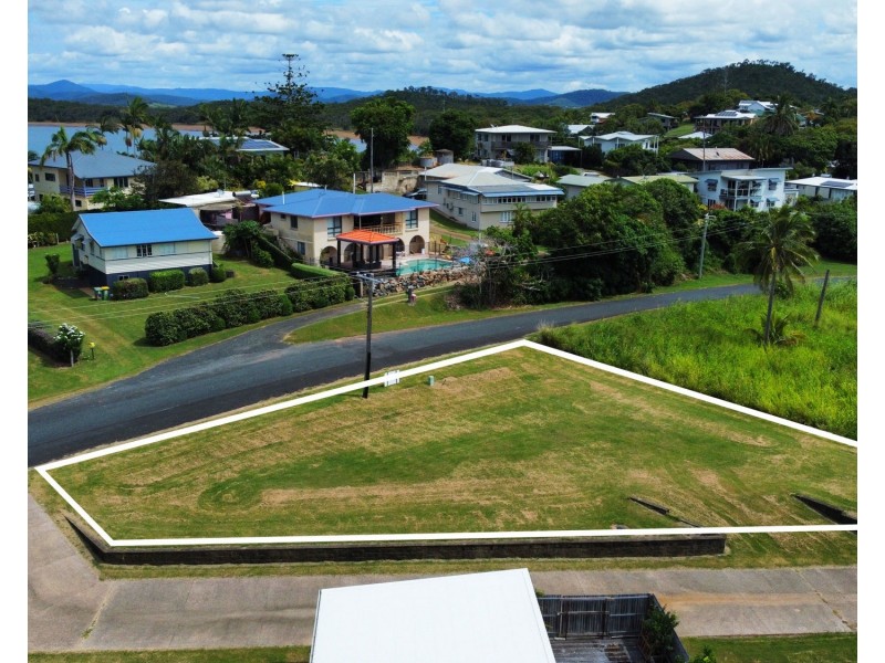 8/9 Crichton Street, Sarina Beach QLD 4737