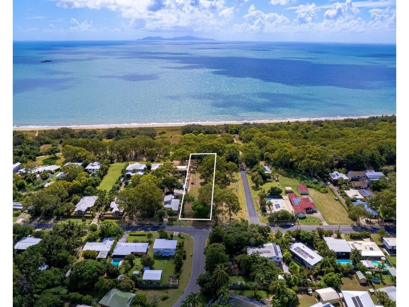 130 Waverley Street, Bucasia QLD 4750