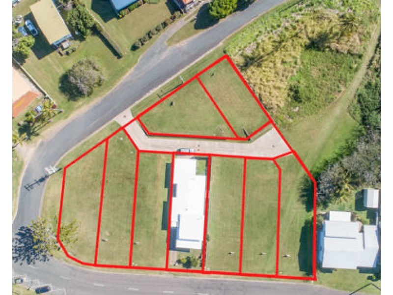 1-6 Owen Jenkins Drive, Sarina Beach QLD 4737
