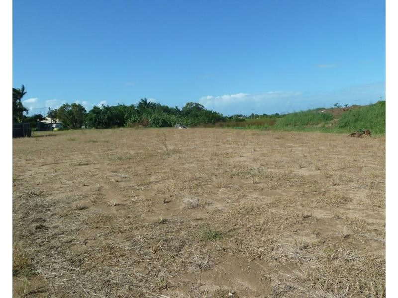 21 The Crescent, North Mackay QLD 4740