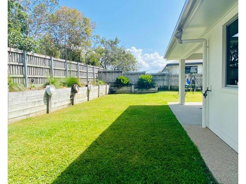 33 Raffia St, Rural View QLD 4740