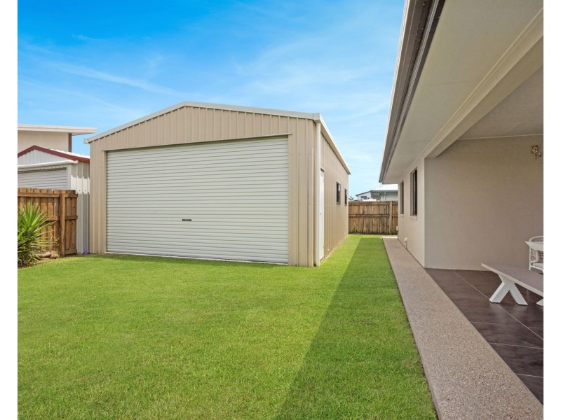 1 Surrey Court, Ooralea QLD 4740