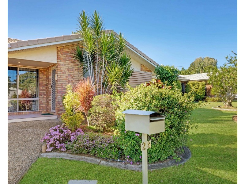 28 Broomdykes Drive, Beaconsfield QLD 4740