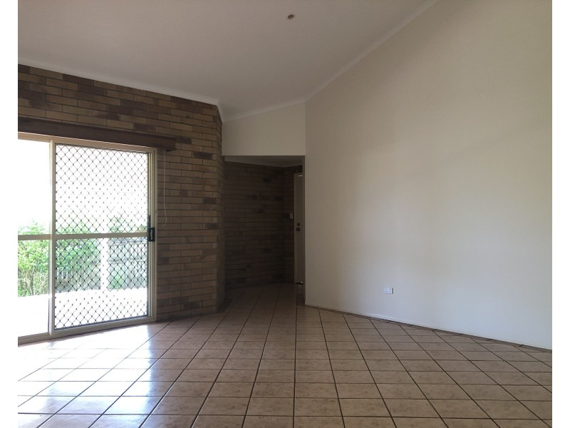 27 Theodore Crescent, Rural View QLD 4740