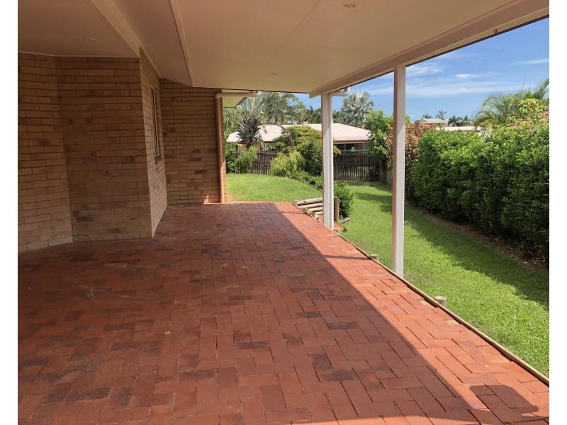 27 Theodore Crescent, Rural View QLD 4740