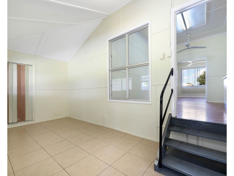18 Duncan Street, West Mackay QLD 4740