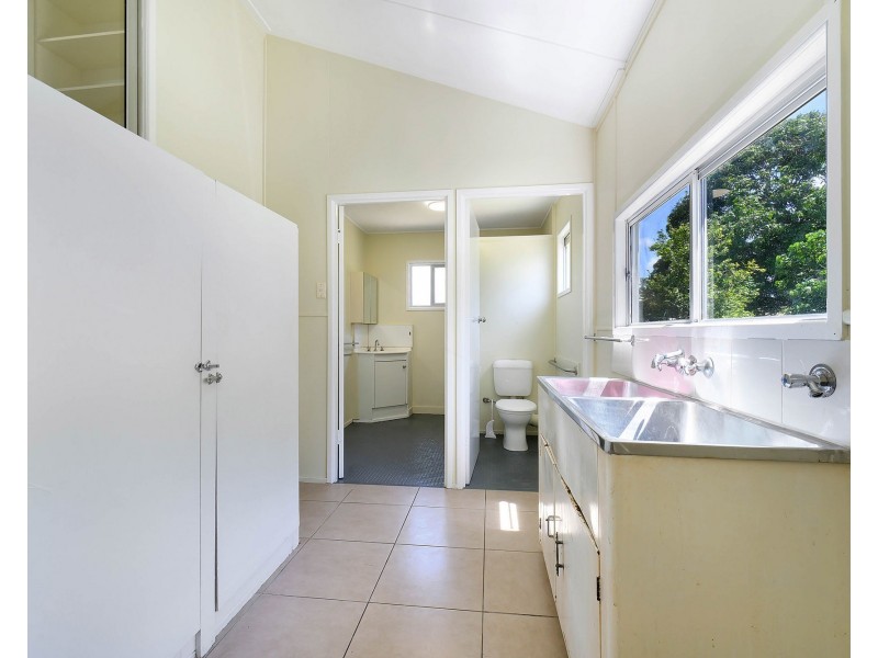 18 Duncan Street, West Mackay QLD 4740