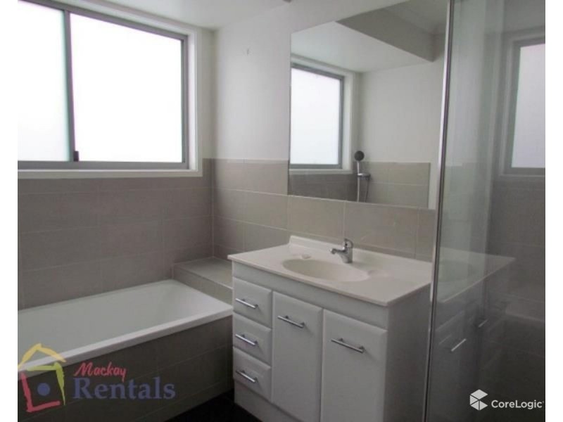 23 Elgans Parade, Rural View QLD 4740