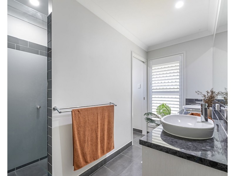 12 Dulcis Drive, Rural View QLD 4740