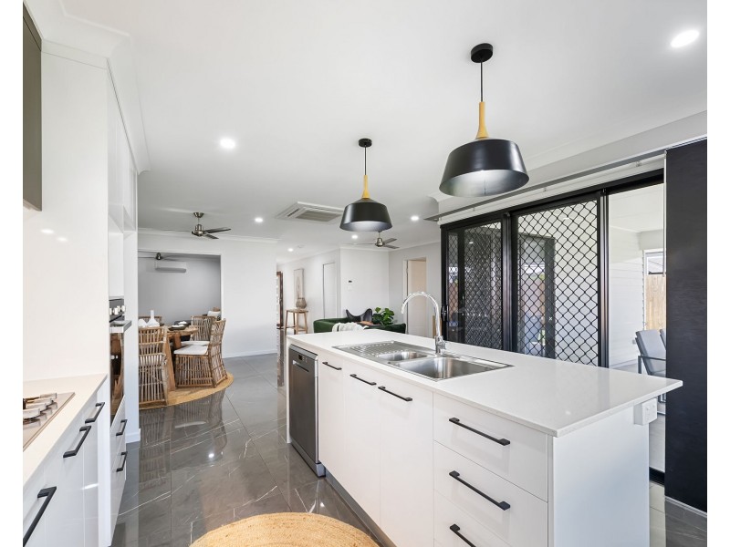 12 Dulcis Drive, Rural View QLD 4740