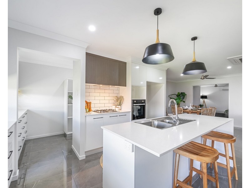 12 Dulcis Drive, Rural View QLD 4740