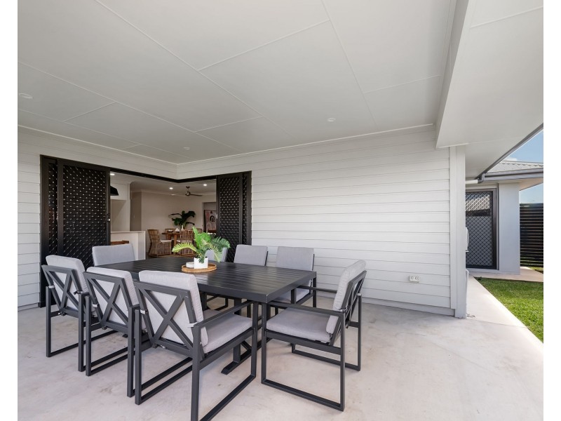 12 Dulcis Drive, Rural View QLD 4740