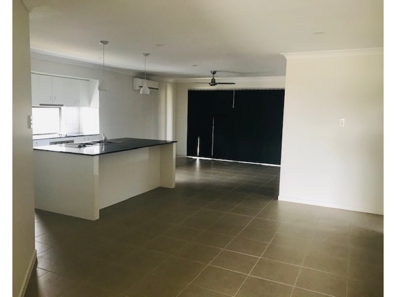 26 Knot Court, Bucasia QLD 4750