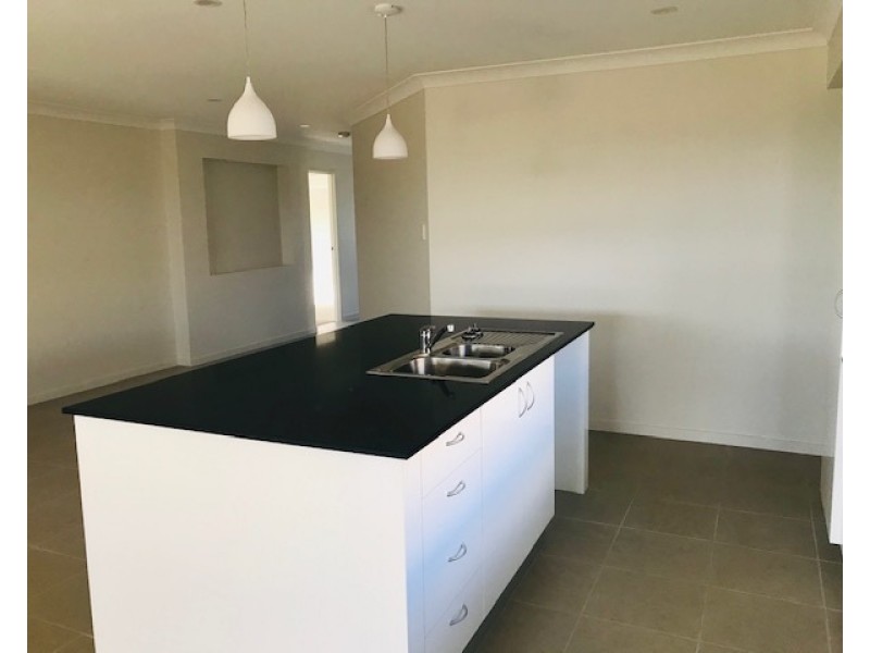 26 Knot Court, Bucasia QLD 4750