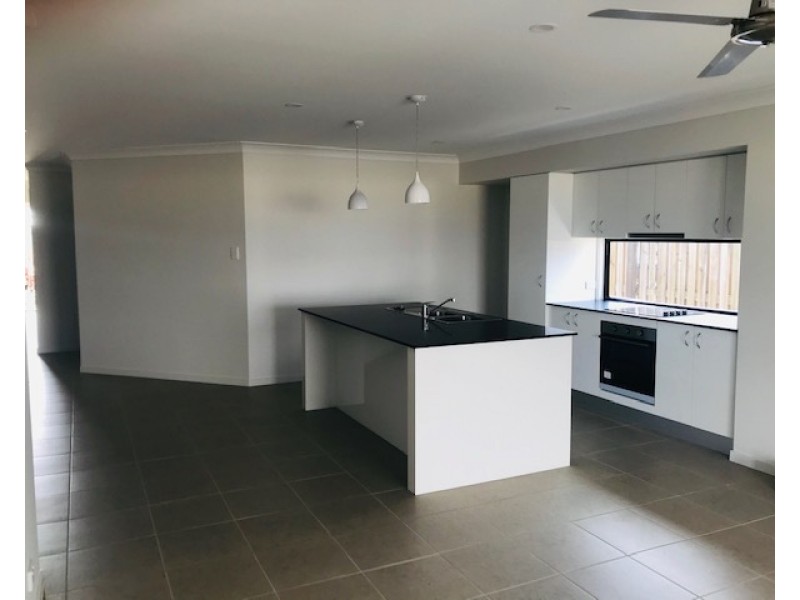 26 Knot Court, Bucasia QLD 4750