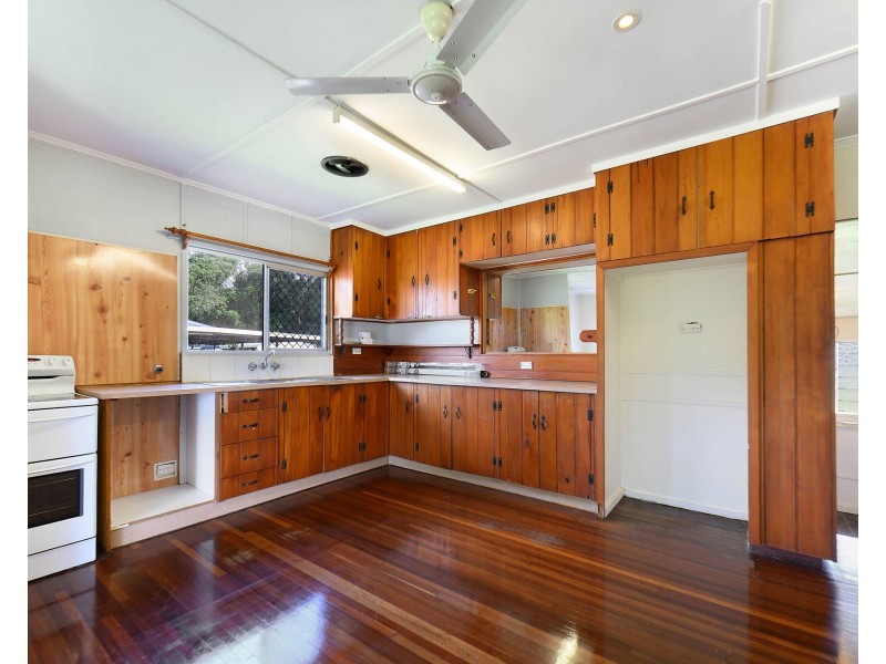 6 Matthews Street, Sarina QLD 4737