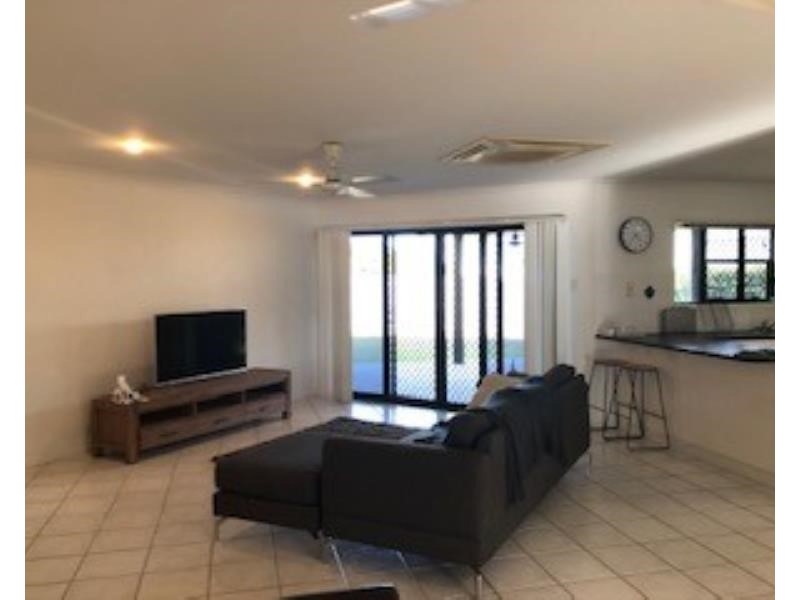 16 Royal Boulevard, Glenella QLD 4740