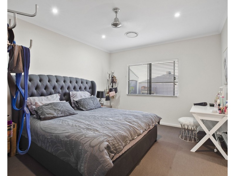 6 Yatay Street, Rural View QLD 4740