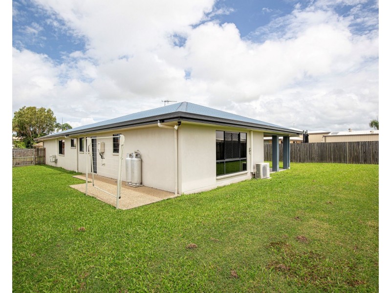 6 Lakeview Drive, Beaconsfield QLD 4740