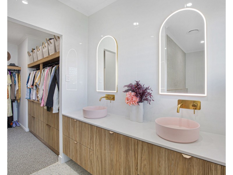 5 Province Avenue, Richmond QLD 4740