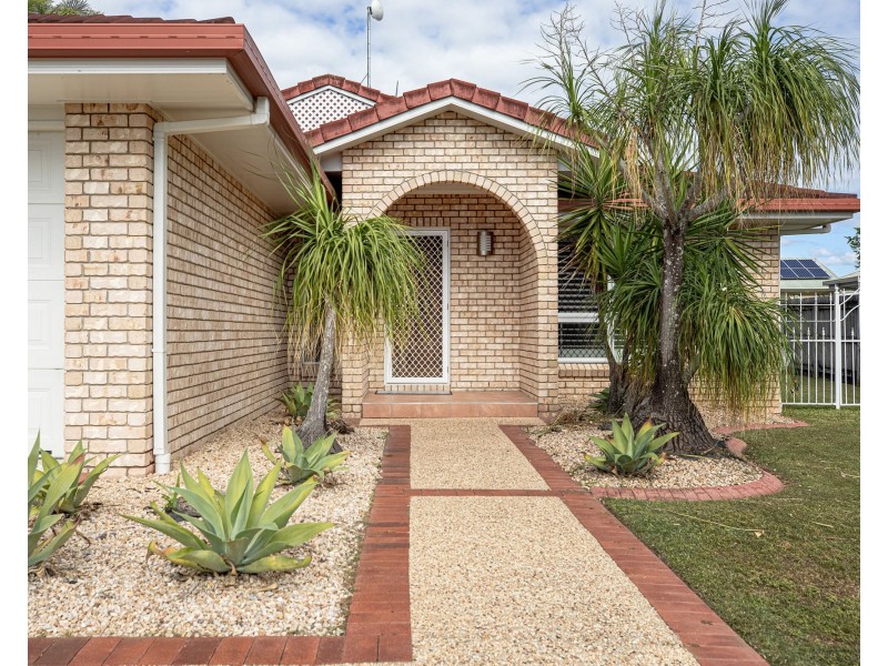 17 Border Street, Glenella QLD 4740