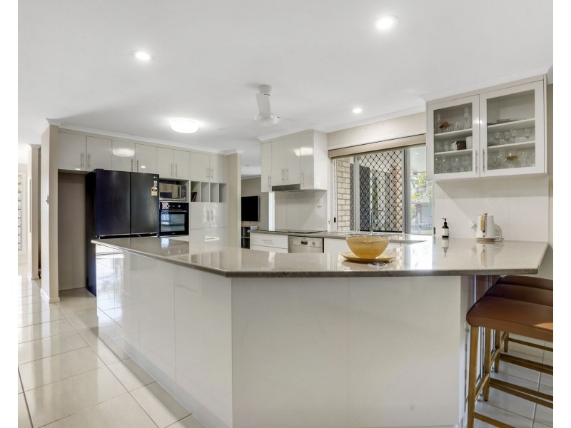 17 Border Street, Glenella QLD 4740
