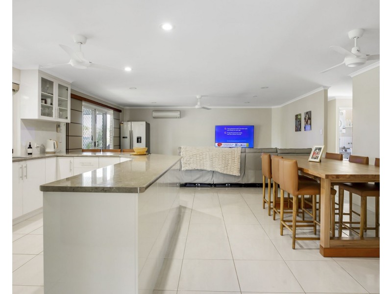 17 Border Street, Glenella QLD 4740