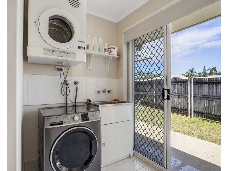 17 Border Street, Glenella QLD 4740