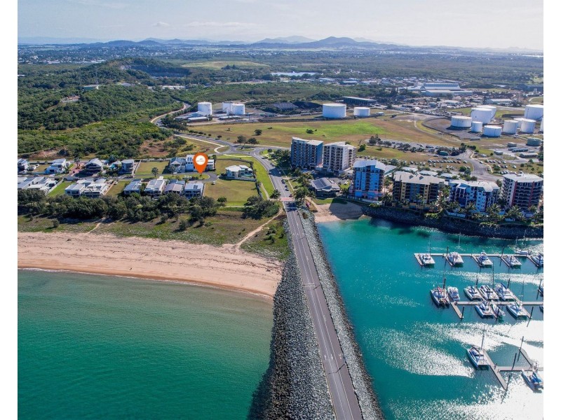 1/4 Marina Beach Parade, Mackay Harbour QLD 4740