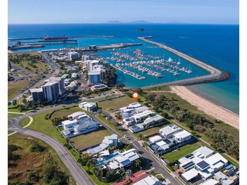 1/4 Marina Beach Parade, Mackay Harbour QLD 4740