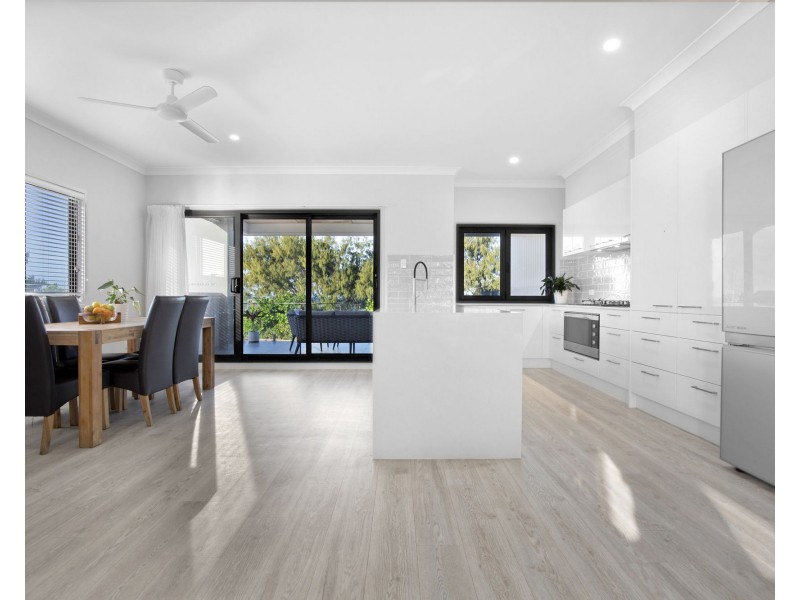 1/4 Marina Beach Parade, Mackay Harbour QLD 4740