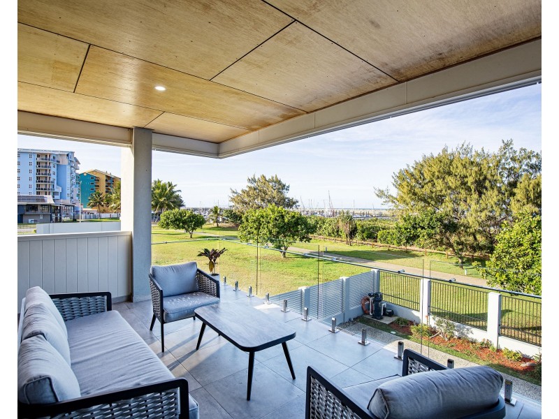 1/4 Marina Beach Parade, Mackay Harbour QLD 4740