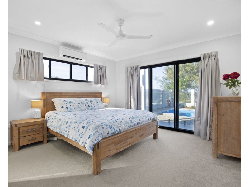 1/4 Marina Beach Parade, Mackay Harbour QLD 4740