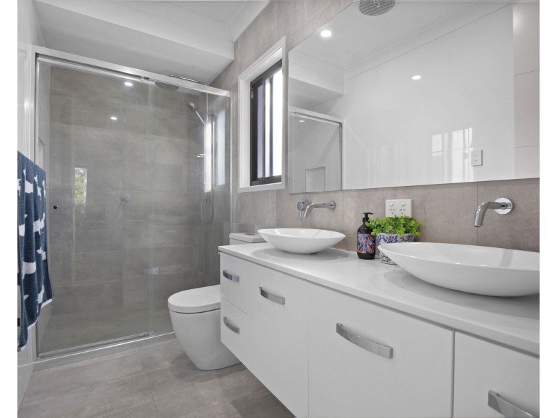 1/4 Marina Beach Parade, Mackay Harbour QLD 4740