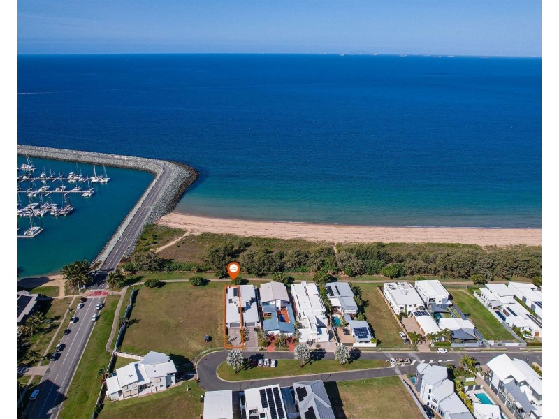 1/4 Marina Beach Parade, Mackay Harbour QLD 4740
