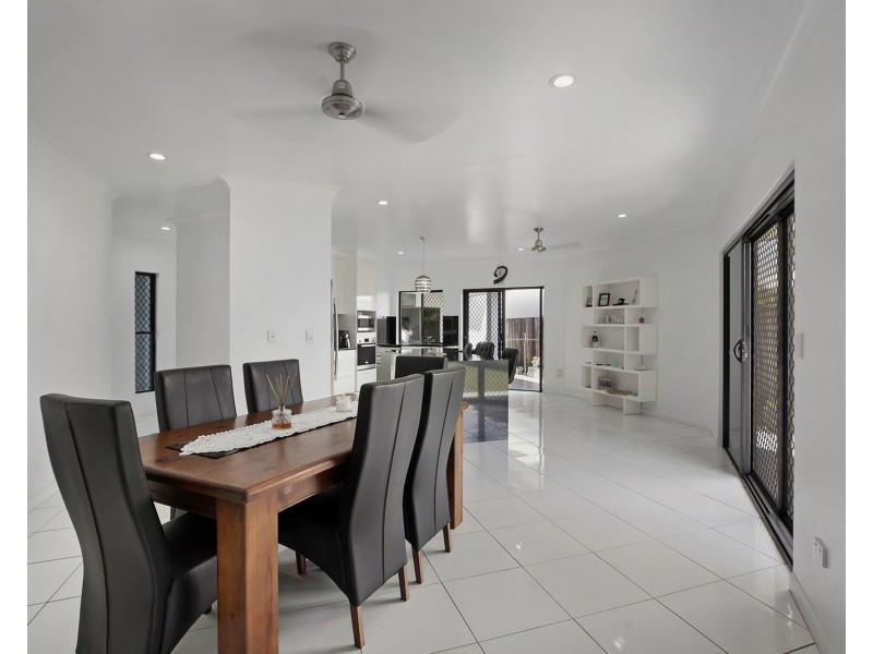 12 Gaye Crt, Ooralea QLD 4740