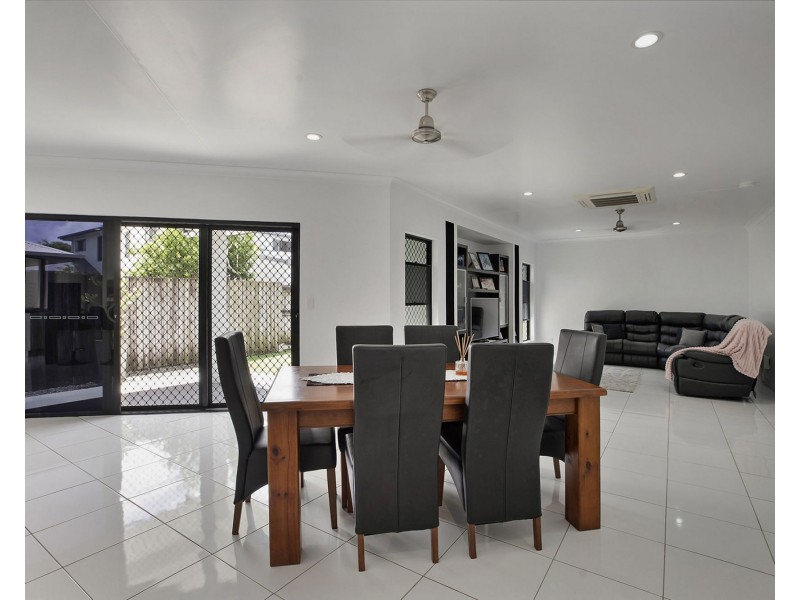 12 Gaye Crt, Ooralea QLD 4740