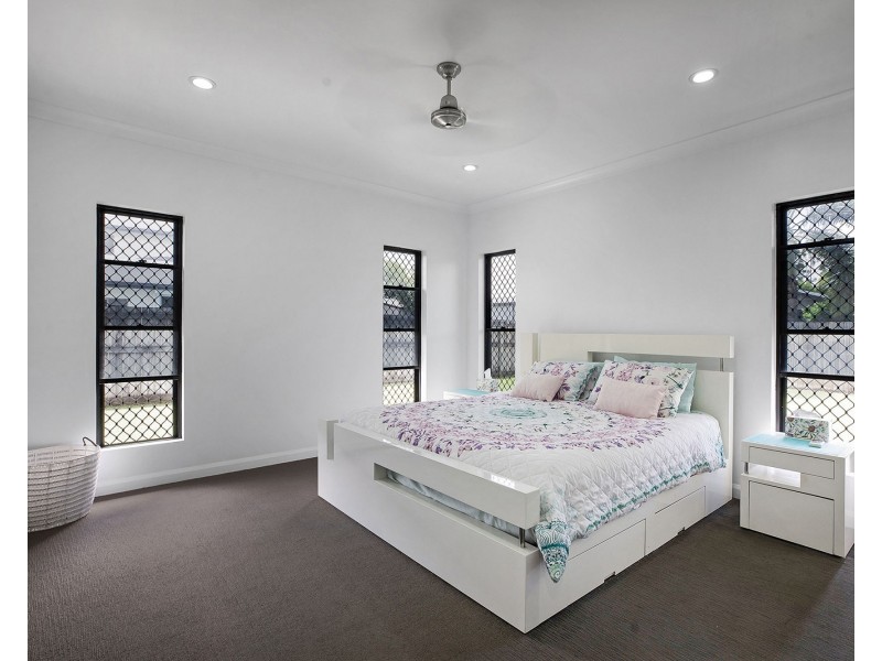 12 Gaye Crt, Ooralea QLD 4740