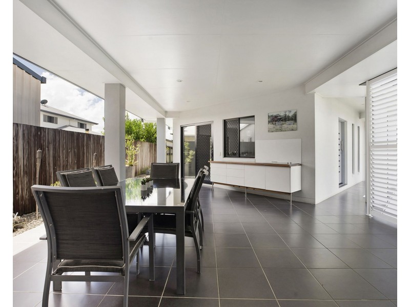 12 Gaye Crt, Ooralea QLD 4740