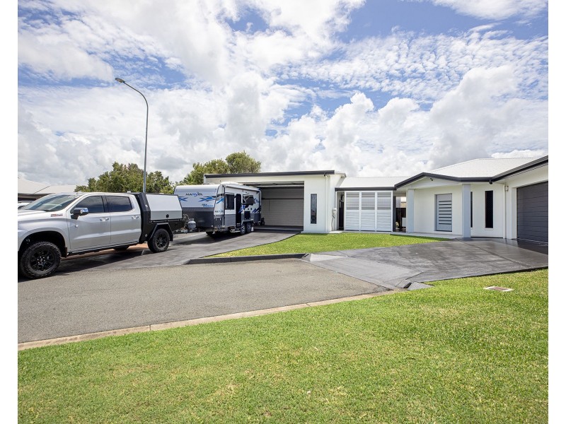 12 Gaye Crt, Ooralea QLD 4740