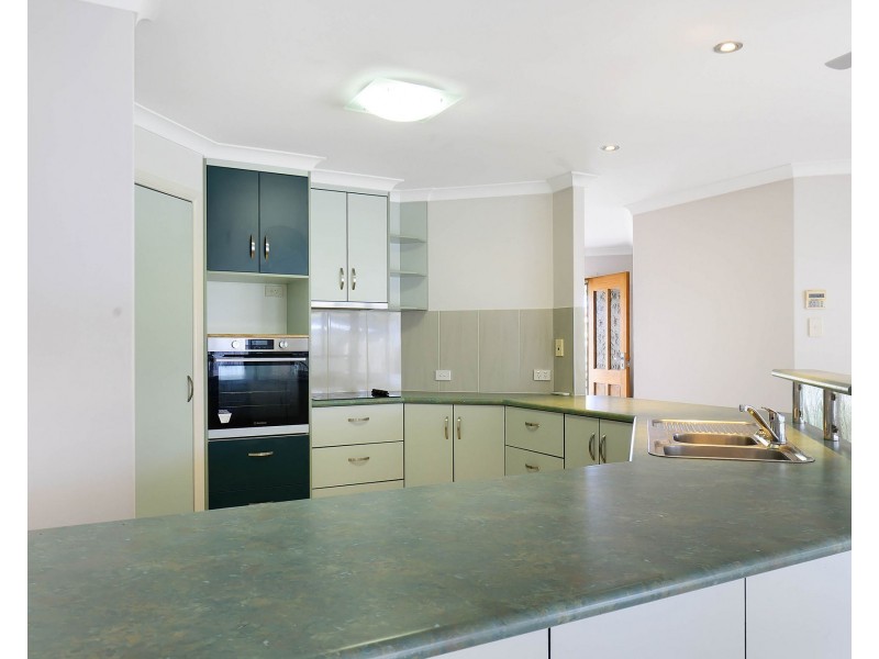 5 Bonsai Court, Glenella QLD 4740
