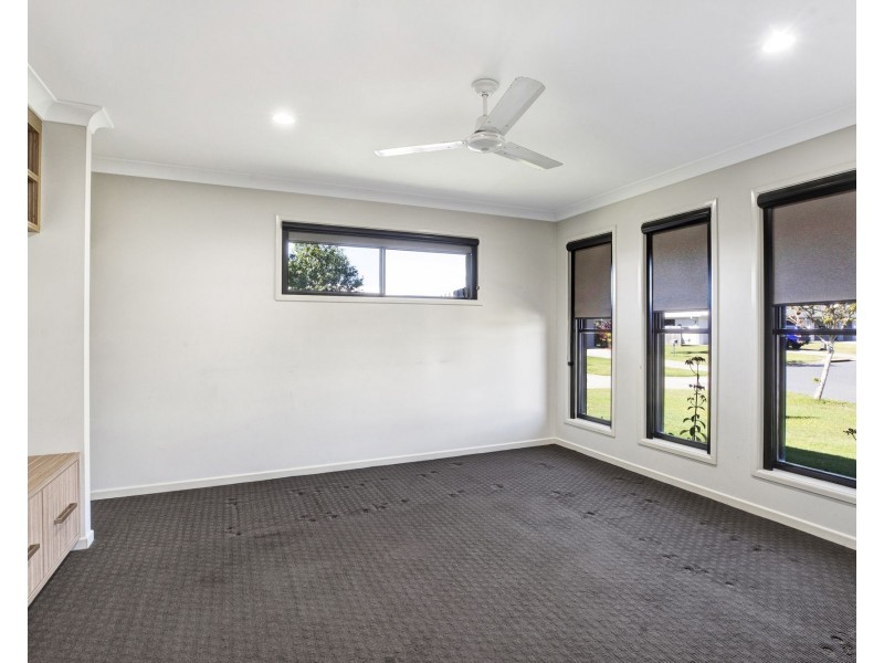 36 Lancaster Way, Ooralea QLD 4740