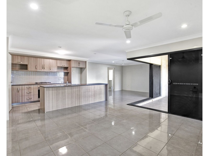 36 Lancaster Way, Ooralea QLD 4740