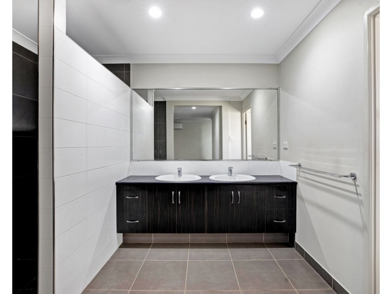 36 Lancaster Way, Ooralea QLD 4740