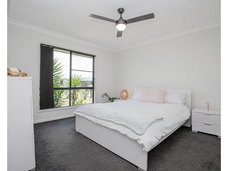 4 Fairway Drive, Bakers Creek QLD 4740