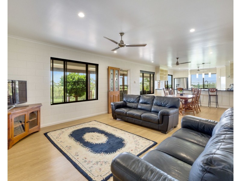 15 Rollinson Drive, Victoria Plains QLD 4751